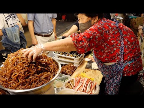 김밥에 이걸 넣었더니 시장 입구까지 줄을 서버립니다!! 50년간 잘나가는 전설의 할머니 김밥집 Korean street food