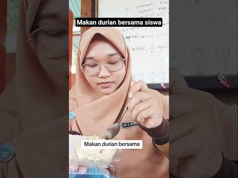 Ketika ada siswa yang malu-malu dikasih hadiah