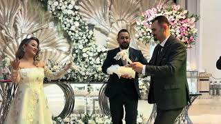 وقتی شکستن کله قند رو به دایی میسپاری بهتر از این نمیشه👌❤️#wedding 