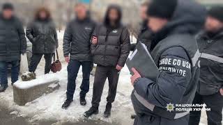 Нацполіція затримала чоловіка за вимагання 37 тисяч доларів за «вирішення питань» у ТЦК та суді