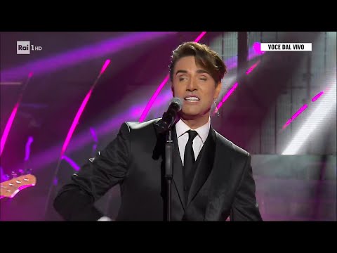 Alex Belli - "Stash dei the Colors" canta "Italodisco" - Tale e Quale Show 13/10/2023