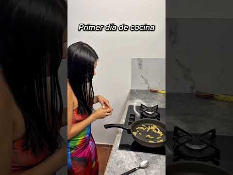 Mi mujer aprendiendo a cocinar ๐คฃ