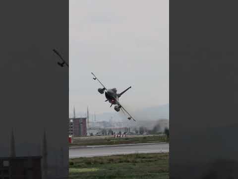 Raw F-16 Power! Aggressive Low Pass & Break 🇹🇷 #Shorts #Short