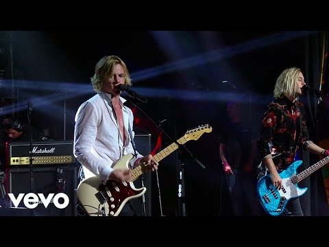 R5 - Smile (Vevo Presents: FunPopFun Festival)