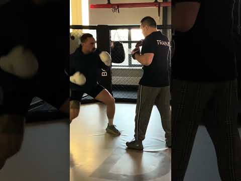 Тактические лапы - инструмент для отработки хирургической точности в боксе .