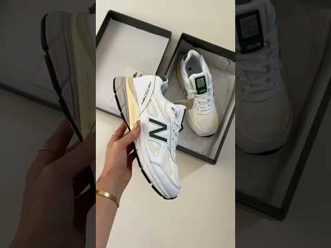 New Balance Made in USA 990 V4 Calcium | Forest Green 40/45 #newbalance #sneakers