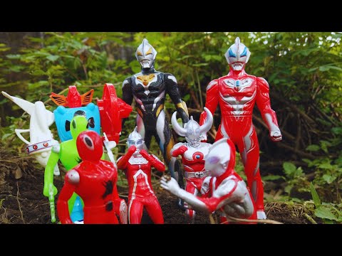 Mencari Mainan Ultraman di Kebun | Ultraman Tiga, Ultraman Geed, Ultraman Roso
