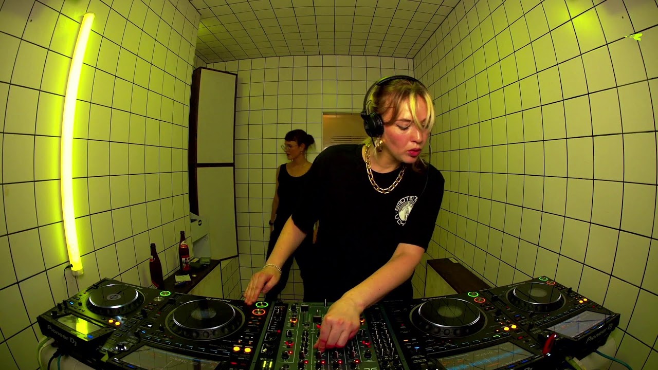 Emotional Voyage Records – Bunny Tsukino B2B GALAXAURA | HÖR – July 29 / 2025