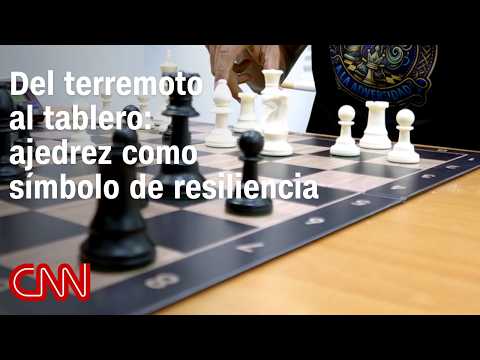 Familia venezolana lo perdió todo en el terremoto y ahora enseña ajedrez en los refugios