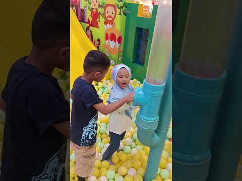 alamaaaakk ko malah berebut sih #hiburan #funny #adekgemes #cute