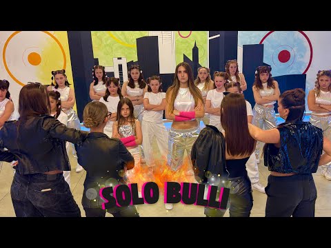 Aurora e Ludovica - SOLO BULLI (Videoclip Ufficiale)
