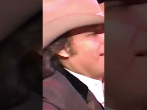 Country gold - Merle & Dwight team up for 'Swinging Doors' 🎤 #merlehaggard #dwightyoakam #country