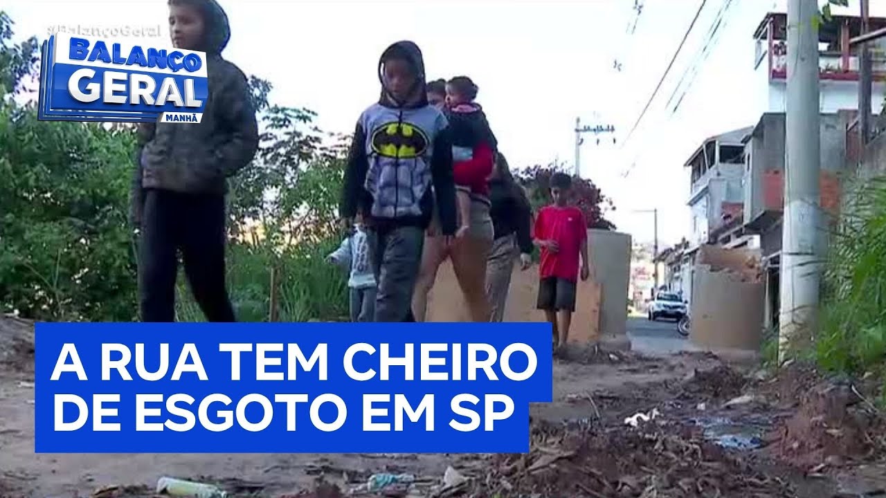 Moradores de Franco da Rocha reclamam de rua sem asfalto e com cheiro de esgoto