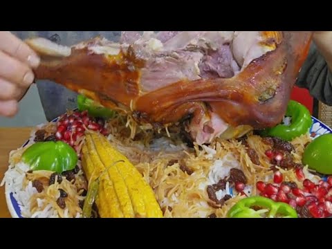 تحدي قوزي عراقي جديد رأس خروف عملاق مشوي على طريقتي LAMB HEAD EATING