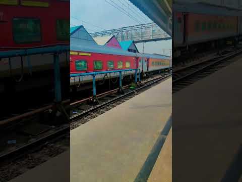 Korba to Thiruvananthapuram north SF Express/WAP7/22647 #yshorts #indianrailways #south #train