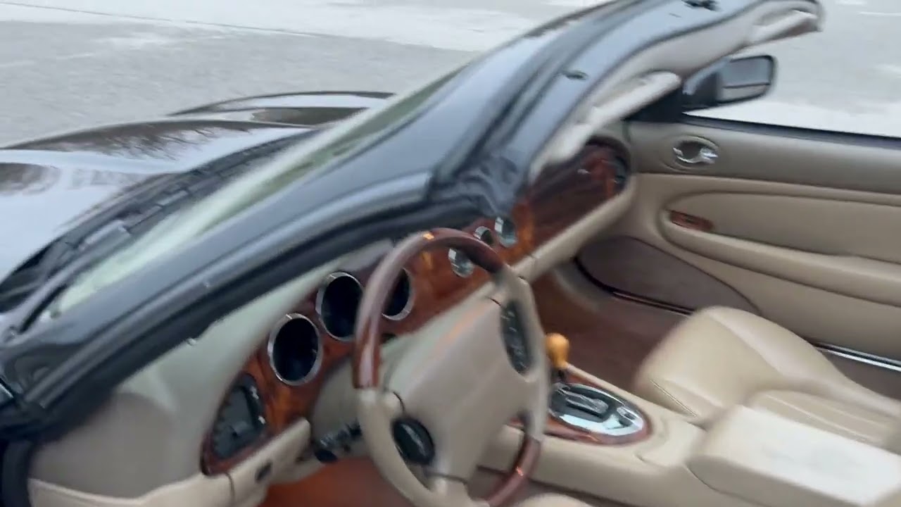 Vista previa del video del Jaguar XK8 4.0 (2002)