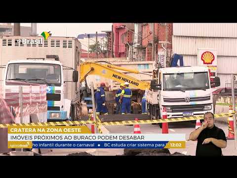 SP | Cratera na zona oeste deixa imóveis em risco de desabamento