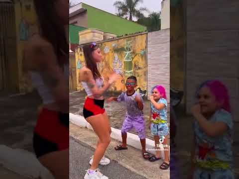 Eae vc conhece essa babá 😅🤣🤣