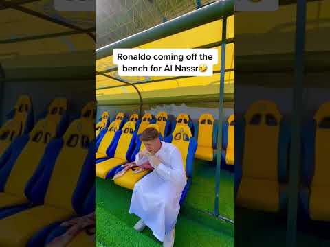 Ronaldo coming off the bench for Al Nassr🤣 #shorts #alnassr #ronaldo #cr7