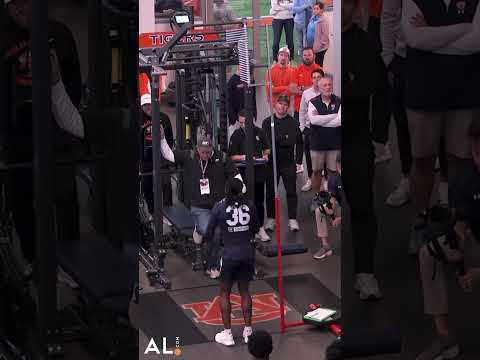 Former Auburn safety Jaylin Simpson with a 40 INCH vertical jump at the Tigersโ pro day ๐ณ#WarEagle