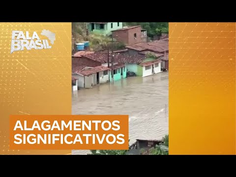 Chuva causa alagamentos e deixa desabrigados na Bahia