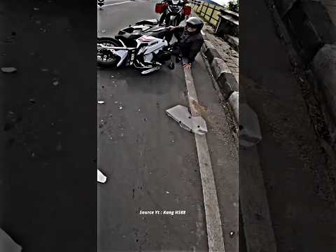 Motovlog ini niat nolongin yang crash malah teman nya ikutan crash #motovlog #zx25r
