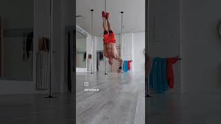 Hand Stand Pole Dance Ladonhota