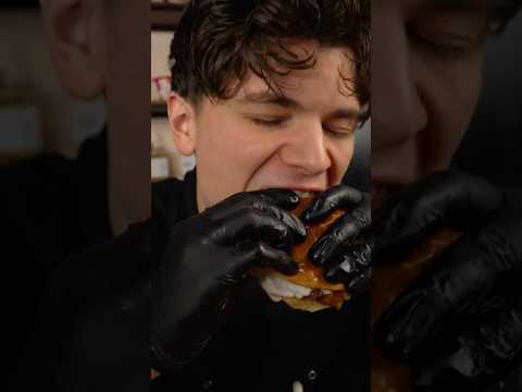 HOT HONEY CHICKEN TENDER BURGER 🍔🔥 #shorts #food #youtubeshorts #cooking #shortvideo #viral