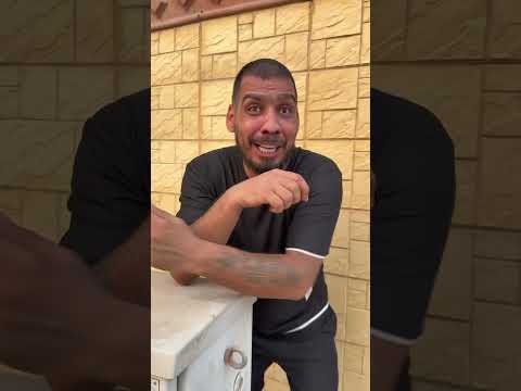 رفيقك لما يصير مصور 🤣🤣 #اكسبلور #النظافه #دويتو #اهميه #ضحك #المراه #كوميديات #funny #اعتني