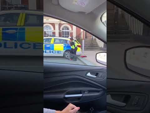 Police passed the vibe check! 😂🙏🏼