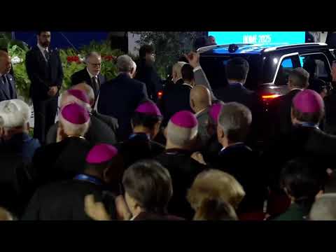 🚨 ÚLTIMA HORA | ROMA: El Papa Leo se une a líderes de fe frente al Coliseo para pedir la paz
