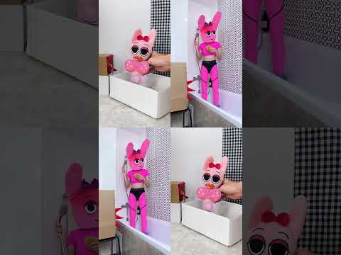 Raddy peeks at Pinki shower | PLUSH PARODY