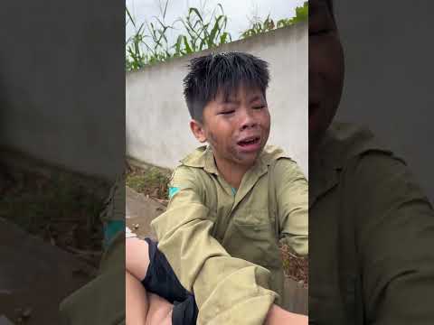 Cậu Bé Đáng Thương Có Người Bạn Xấu Tính | Tippi Vips