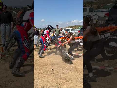 ¿MOTO ELÉCTRICA O DE GASOLINA?