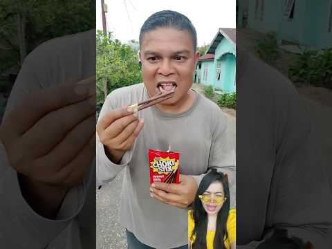 SI OM MAKAN COKLAT STIK GAK MAU BAGI BAGI😩‼️ #jajanan #shortvideo