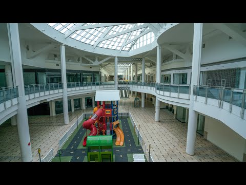 Inside America's biggest Abandoned Mall alone - hiding from security & workers
