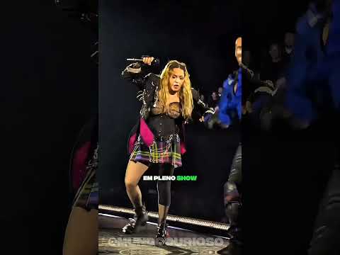 Os acidentes mais impactantes de celebridades no palco.#curiosidades #celebridades #show