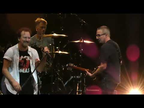 Pearl Jam - Leash - Camden (September 14, 2022)