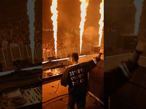 The crowd wasn’t ready for this one 😮‍💨 #electronicmusic #rave