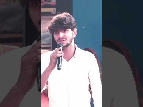 देखिए इस गायक कलाकार ने महाराज जी को कर दिया खुश🙏🙏 #aniruddhacharyaji #katha #shorts