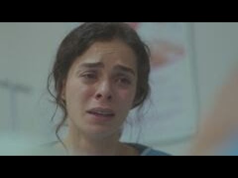 La forza di una donna Bahar legge i messaggi sul cellulare di Sarp e rimane sconvolta