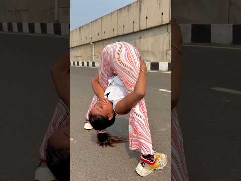 Hip opening balance 😱🔥 #yogapractice #fitness #ytshorts