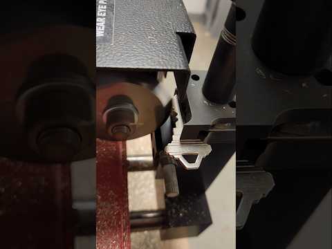 Lost Keys? This Is How (some) Locksmiths Make New Ones!