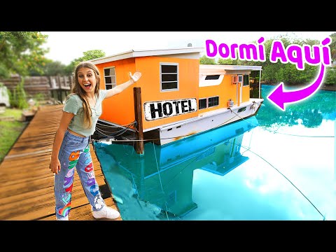 24 horas sobreviviendo en un HOTEL FLOTANTE - Mimi Land