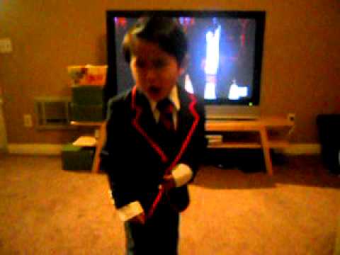 mini warbler performing to teenage dream