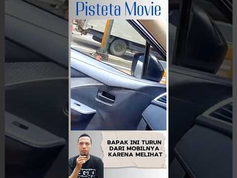 Bapak ini langsung turun dari mobil untuk menolong sopir yang kehabisan saldo #shorts #orangbaik
