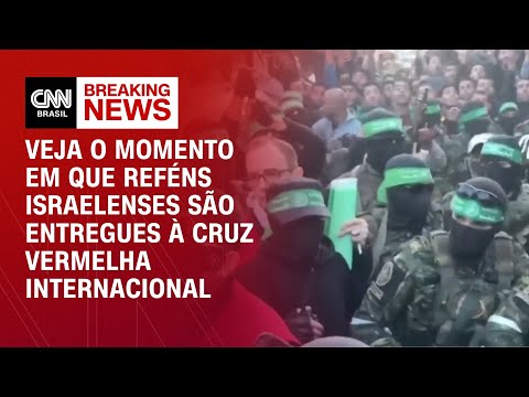 Veja o momento em que reféns israelenses são entregues à Cruz Vermelha Internacional | CNN BRASIL