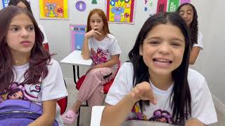 Bernardo ￼está apaixonado pela Jéssica na escola mas… 