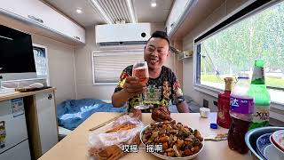 完犊子了，呼和浩特过不去，一人一狗啃猪蹄 #房车 #自驾游 #10亿流量扶持计划 #小三轮走天下