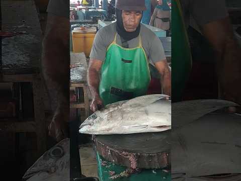 SKILLS PRO PACE YAKOP ๐ฅ CUTTING YELLOWFIN TUNA #shorts